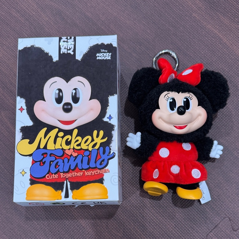 Disney Minnie Mouse Plush Keychain - POPMART COLLECTIBLE